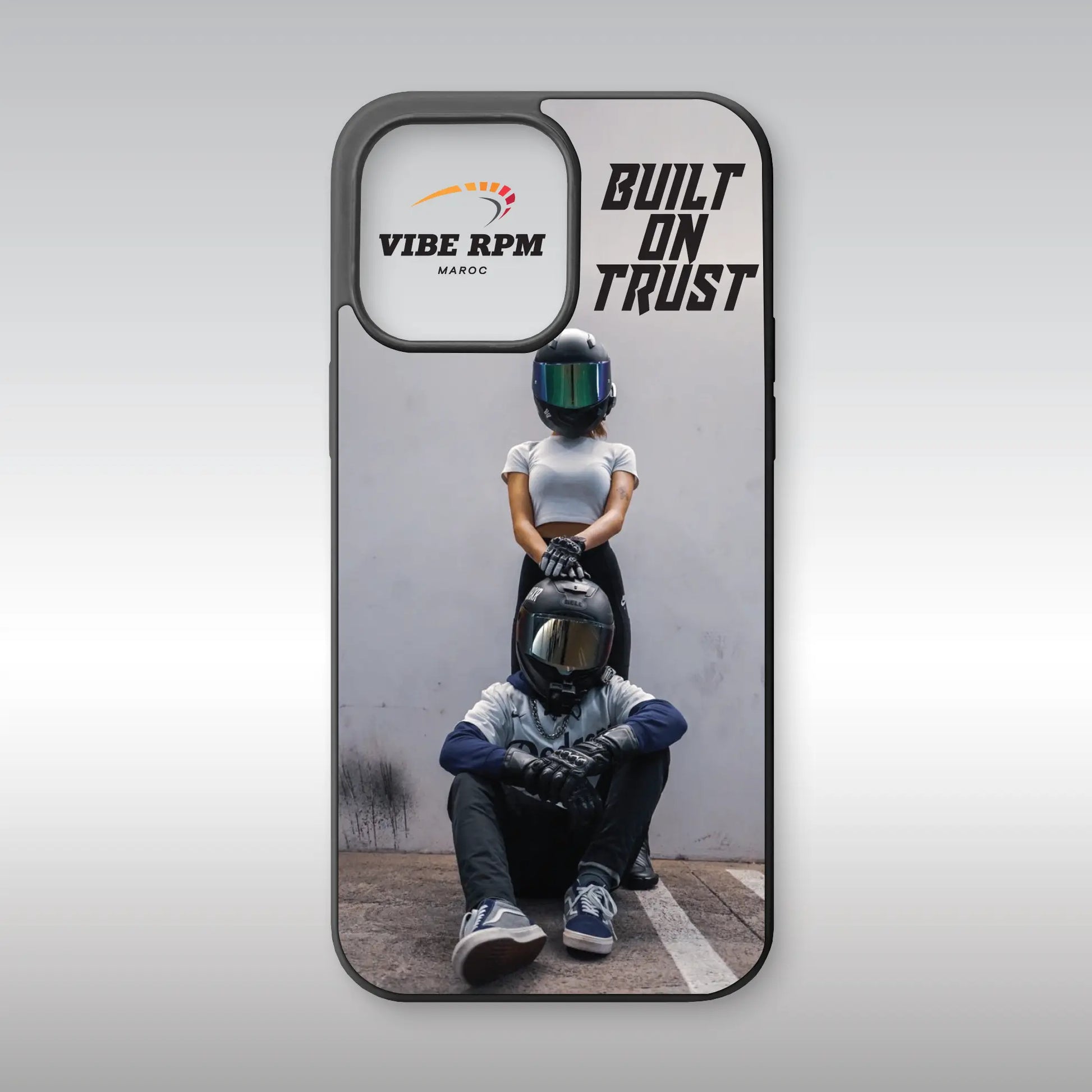 Coque téléphone Lovers Built On Trust VibeRPM, design émotionnel minimaliste, finition mate, silicone premium, protection anti-chocs